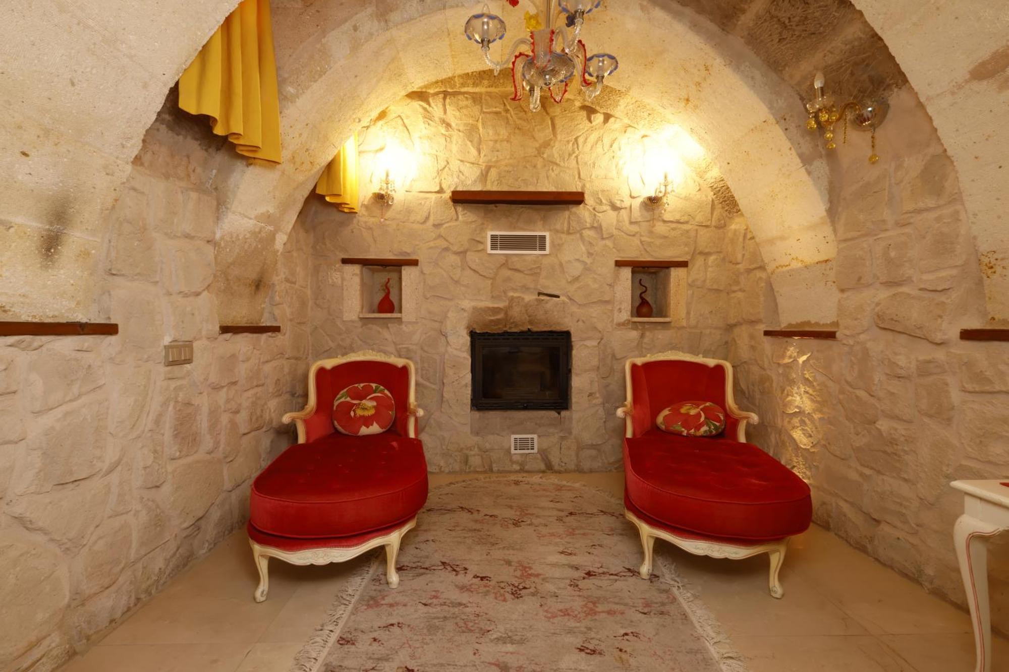 Anatelein Cave Hotel Uchisar Exterior photo